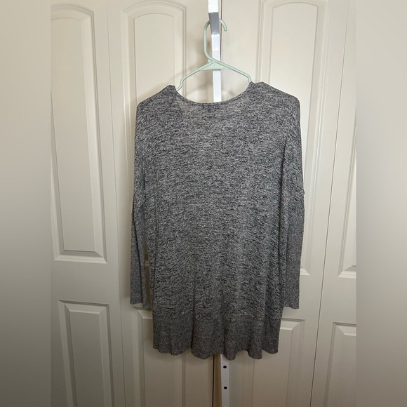 Miss Chevious‎ XS Gray Tunic Top V Neck Long Sleeve Casual Comfortable - Picture 3 of 3